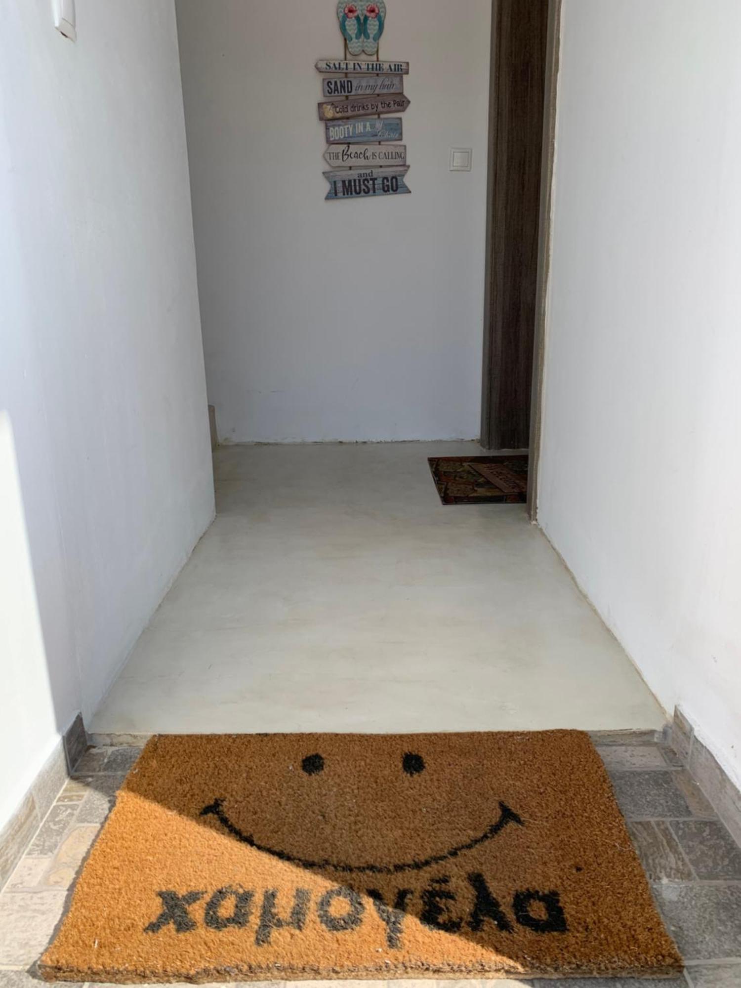 House On The Rock Apartment Mikri Vigla Bagian luar foto
