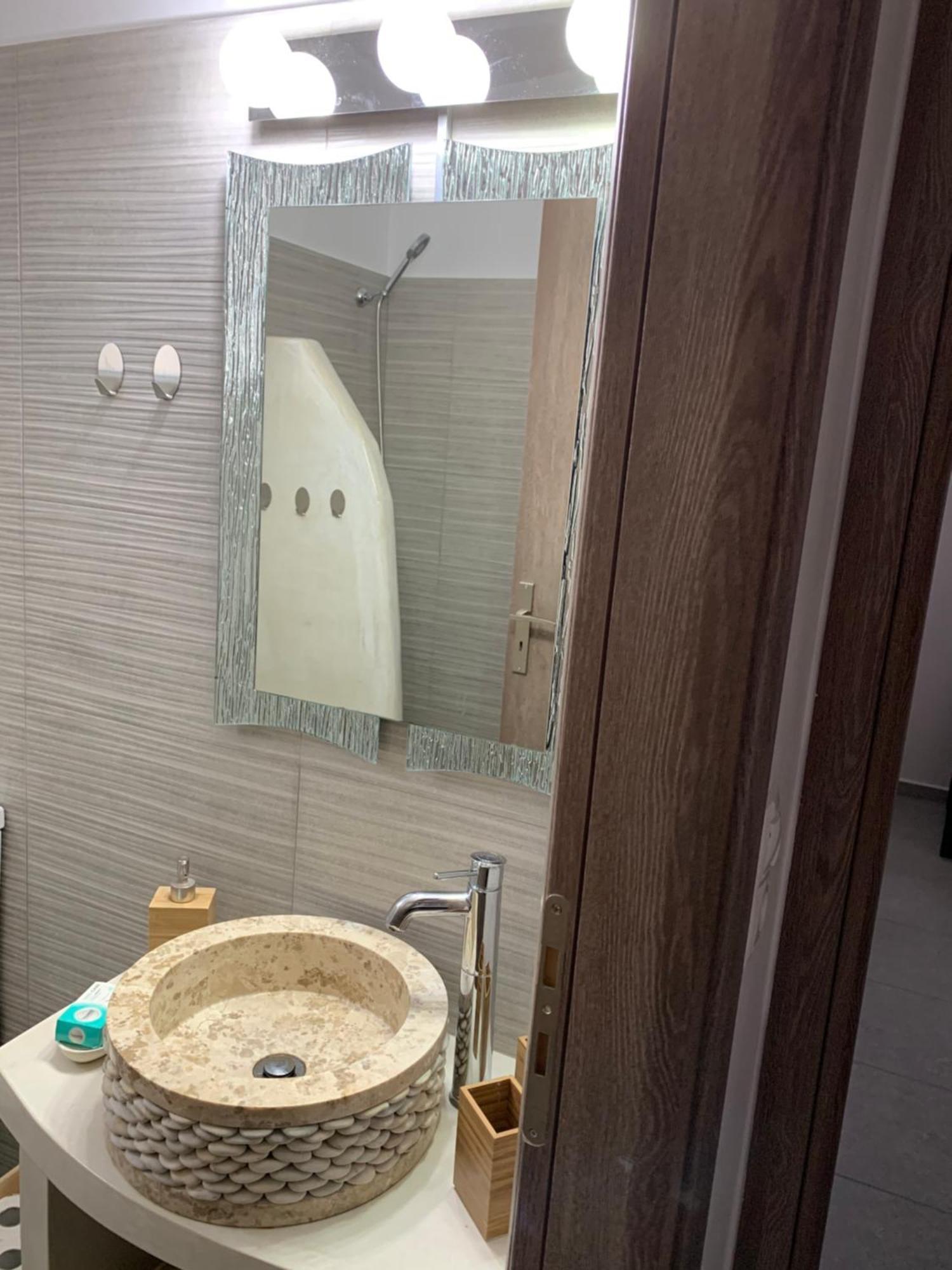 House On The Rock Apartment Mikri Vigla Bagian luar foto