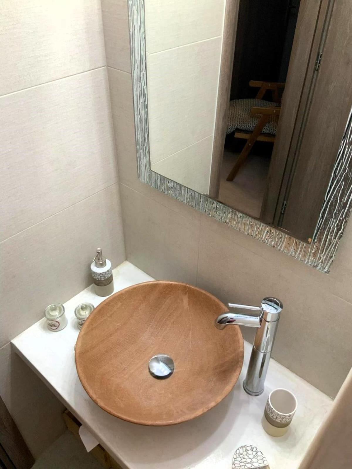 House On The Rock Apartment Mikri Vigla Bagian luar foto