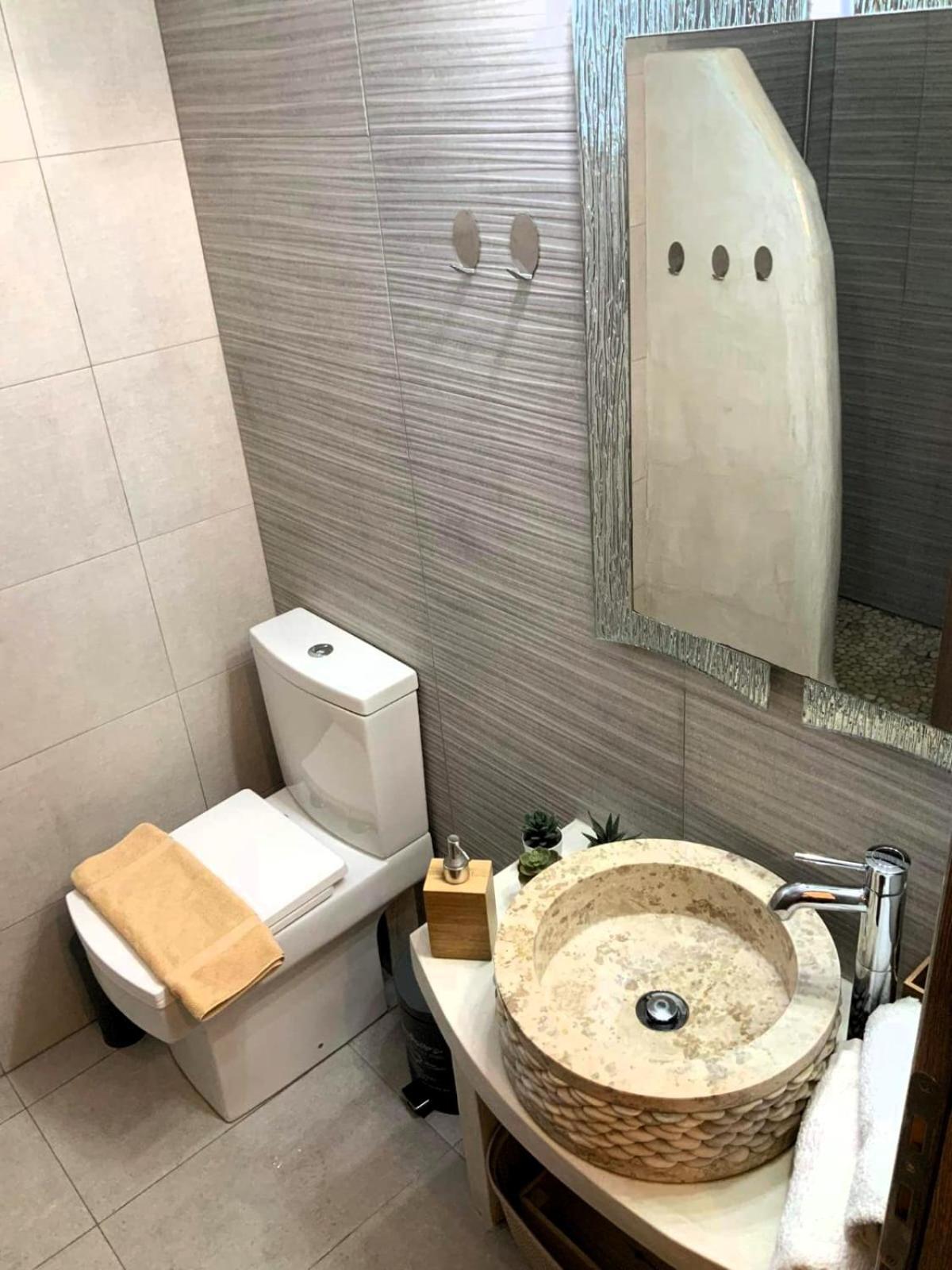 House On The Rock Apartment Mikri Vigla Bagian luar foto