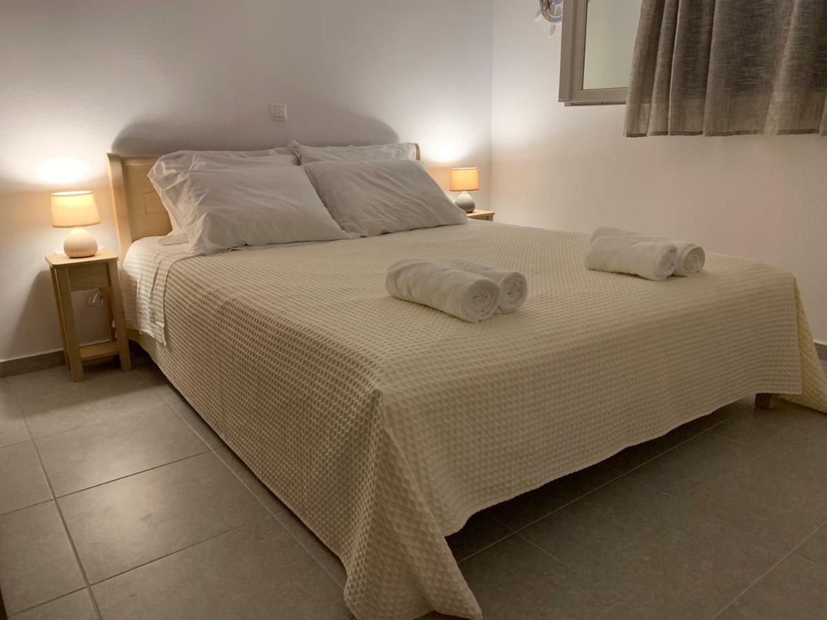 House On The Rock Apartment Mikri Vigla Bagian luar foto